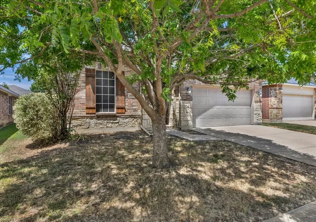 Photo 1 of Single family home for sale at 619 Denali, Arlington, TX 76002 | MLS# 21364801 | Listing updated on 2026-09-23