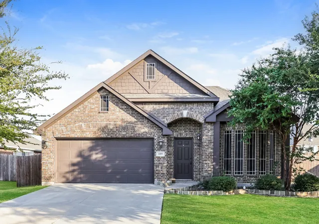 Photo 1 of Sale Pending at 1009 Rockcress Dr, Mansfield, TX 76063 | MLS# 21363352 | Listing updated on 2026-09-20