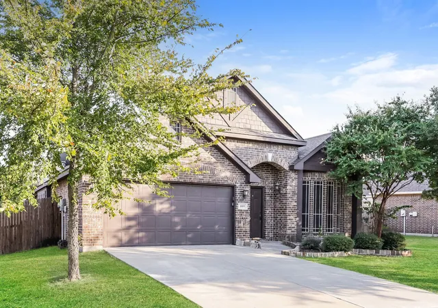 Photo 2 of Sale Pending at 1009 Rockcress Dr, Mansfield, TX 76063 | MLS# 21363352 | Listing updated on 2026-09-20