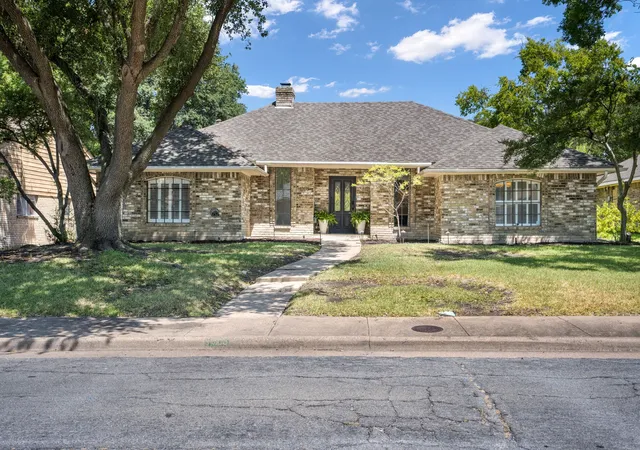 Photo 1 of Sale Pending at 10115 Laingtree Dr, Dallas, TX 75243 | MLS# 21363119 | Listing updated on 2026-10-20