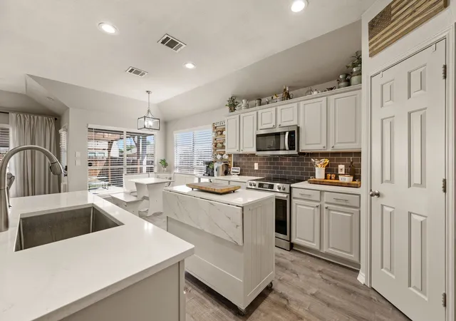 Photo 3 of Single family home for sale at 628 Poncho Ln, Fort Worth, TX 76052 | MLS# 21364647 | Listing updated on 2026-09-09