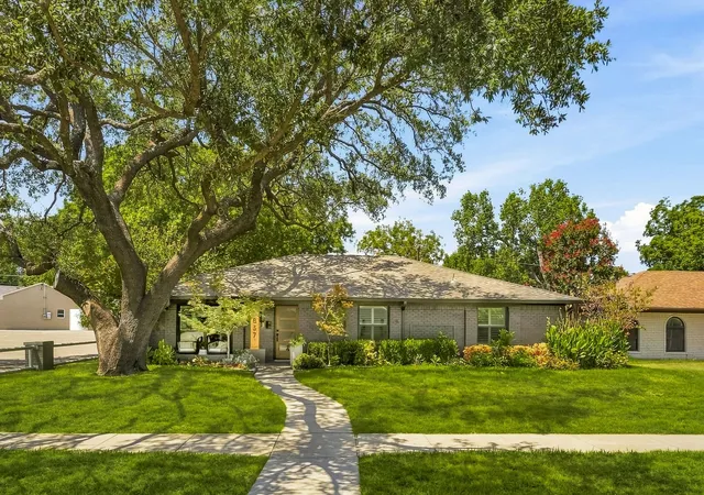 Photo 1 of Single family home for sale at 6837 Arboreal Dr, Dallas, TX 75231 | MLS# 21363687 | Listing updated on 2026-09-13