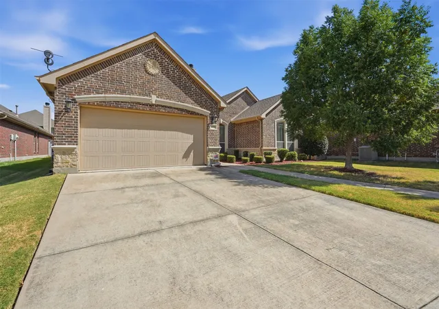 Photo 2 of Sale Pending at 2333 Los Olivos Ln, Fort Worth, TX 76131 | MLS# 21361245 | Listing updated on 2026-09-09
