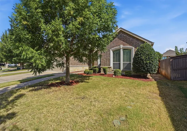 Photo 3 of Sale Pending at 2333 Los Olivos Ln, Fort Worth, TX 76131 | MLS# 21361245 | Listing updated on 2026-09-09