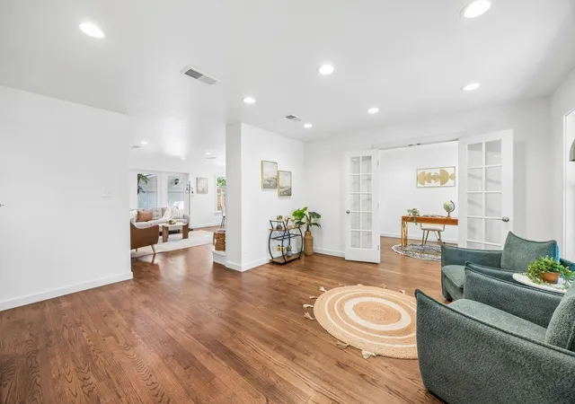 Photo 3 of Single family home for sale at 6718 Hialeah Dr, Dallas, TX 75214 | MLS# 21362208 | Listing updated on 2026-09-12