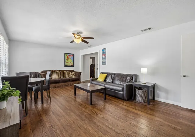 Photo 3 of Single family home for sale at 1318 Coit St, Denton, TX 76201 | MLS# 21360966 | Listing updated on 2026-09-14