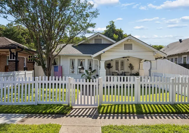 Photo 1 of Single family home for sale at 126 S Waverly Dr, Dallas, TX 75208 | MLS# 21362077 | Listing updated on 2026-09-13