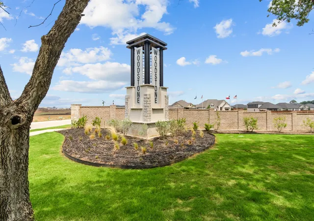 Photo 3 of Sale Pending at 13076 Sandstone St, Aubrey, TX 76227 | MLS# 21362098 | Listing updated on 2026-09-14
