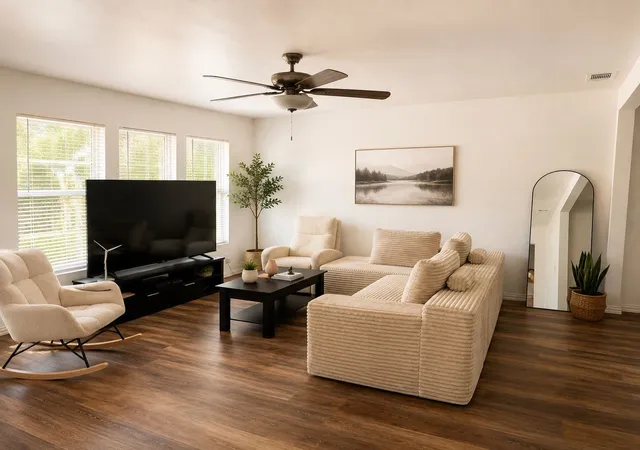 Photo 3 of Single family home for sale at 617 Mccubbin St, Gainesville, TX 76240 | MLS# 21364540 | Listing updated on 2026-09-14