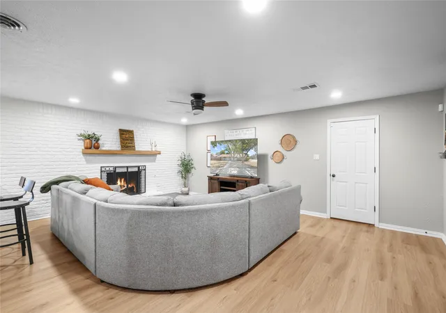 Photo 3 of Single family home for sale at 213 Wilshire Dr, Euless, TX 76040 | MLS# 21363194 | Listing updated on 2026-10-06