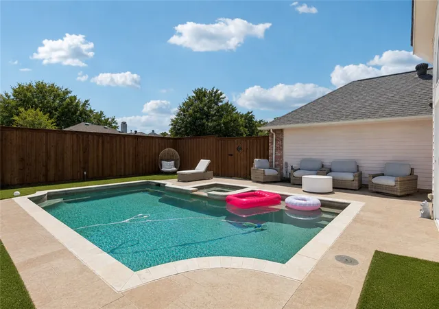 Photo 2 of Single family home for sale at 1510 Palisades Dr, Carrollton, TX 75007 | MLS# 21361219 | Listing updated on 2026-09-12