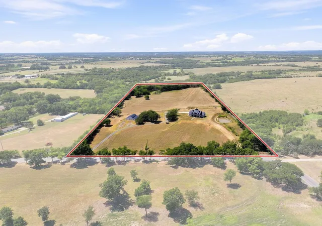 Photo 3 of Single family home for sale at 639 Eisenhower Rd, Denison, TX 75020 | MLS# 21362965 | Listing updated on 2026-10-06
