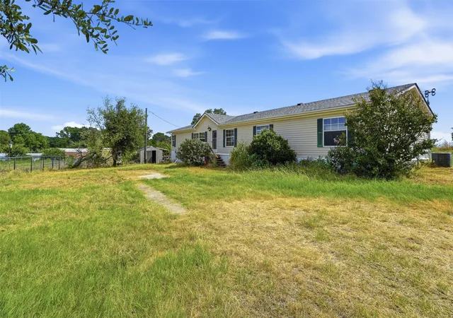 Photo 2 of Manufactured home for sale at 937 County Road 4790, Boyd, TX 76023 | MLS# 21362888 | Listing updated on 2026-09-08