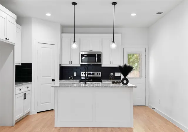Photo 3 of Single family home for sale at 2723 Lagow St, Dallas, TX 75210 | MLS# 21363594 | Listing updated on 2026-10-22