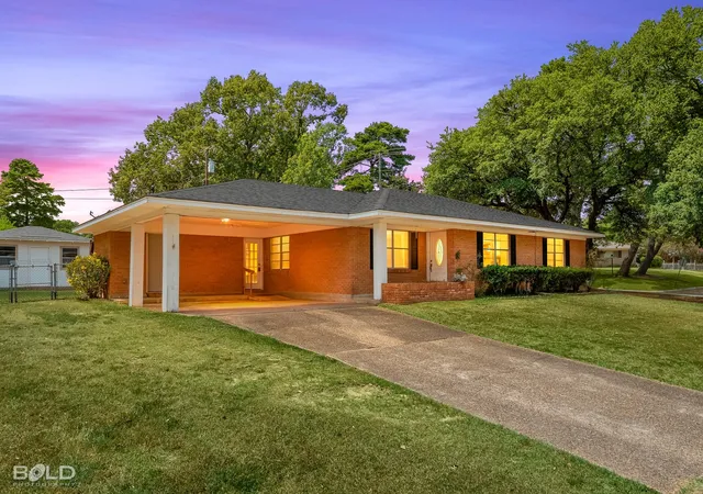 Photo 1 of Sale Pending at 911 Nella St, Minden, LA 71055 | MLS# 21363589 | Listing updated on 2026-09-12