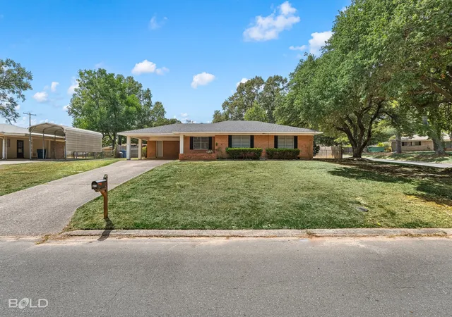 Photo 4 of Sale Pending at 911 Nella St, Minden, LA 71055 | MLS# 21363589 | Listing updated on 2026-09-12