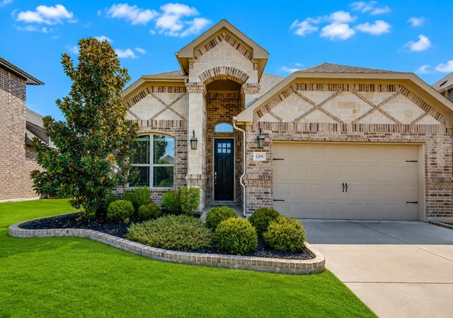 Photo 1 of Single family home for sale at 1209 Rushmore Dr, Burleson, TX 76028 | MLS# 21364570 | Listing updated on 2026-09-15