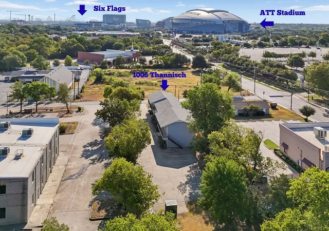 Listing Photo 5 - Condo for sale in building located at 1006 Thannisch Dr, Arlington, TX 76011