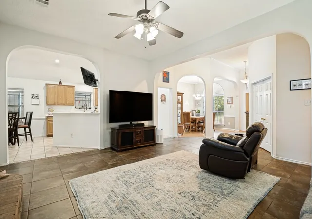 Photo 3 of Single family home for sale at 10313 Evergreen Dr, Rowlett, TX 75089 | MLS# 21364052 | Listing updated on 2026-09-08