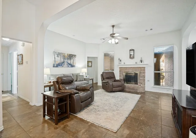 Photo 3 of Single family home for sale at 10313 Evergreen Dr, Rowlett, TX 75089 | MLS# 21364052 | Listing updated on 2026-09-08
