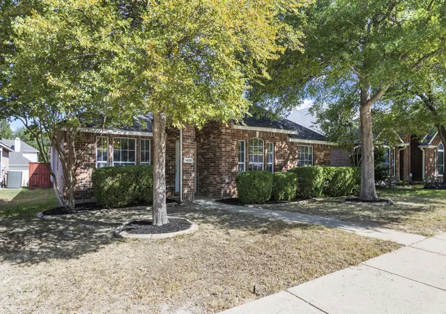 Photo 3 of Single family home for sale at 1408 Heather Brook Dr, Allen, TX 75002 | MLS# 21362764 | Listing updated on 2026-10-07