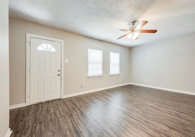 Photo 3 of Single family home for sale at 601 Biggs Ter, Arlington, TX 76010 | MLS# 21363692 | Listing updated on 2026-09-14