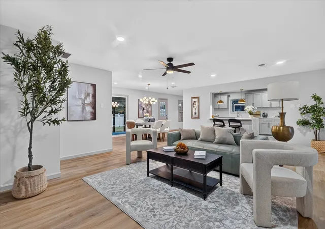 Photo 2 of Single family home for sale at 607 Ridgedale Dr, Richardson, TX 75080 | MLS# 21365172 | Listing updated on 2026-09-29