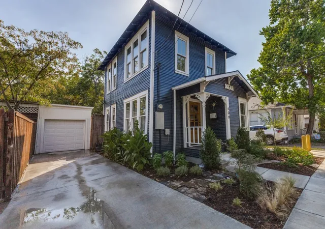 Photo 2 of Single family home for sale at 609 N Fulton St, Dallas, TX 75214 | MLS# 21363094 | Listing updated on 2026-09-12