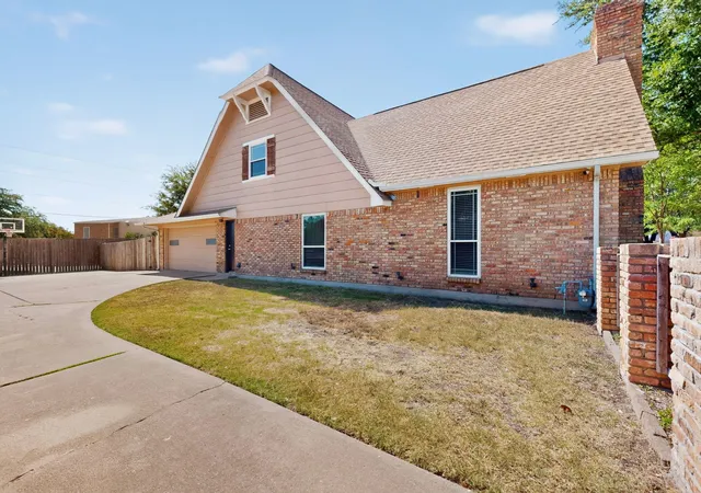 Photo 2 of Single family home for sale at 1380 Green Hills Ct, Duncanville, TX 75137 | MLS# 21364914 | Listing updated on 2026-09-25