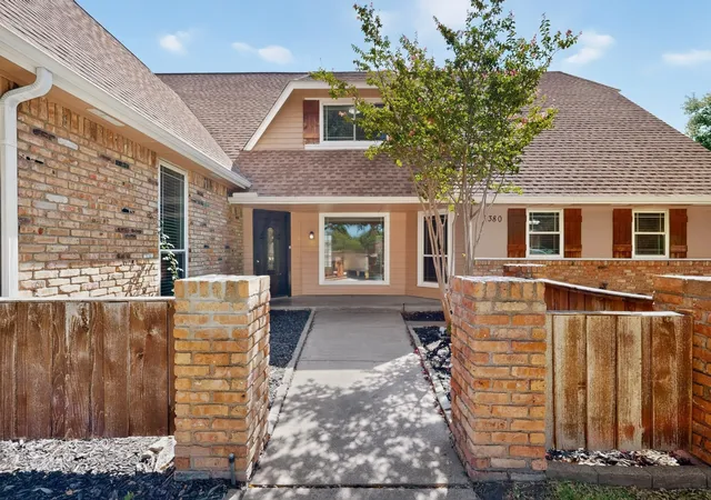 Photo 3 of Single family home for sale at 1380 Green Hills Ct, Duncanville, TX 75137 | MLS# 21364914 | Listing updated on 2026-09-25