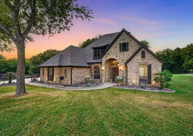 Photo 4 of Single family home for sale at 132 N Star Crossing Ln, Weatherford, TX 76088 | MLS# 21365136 | Listing updated on 2026-10-05