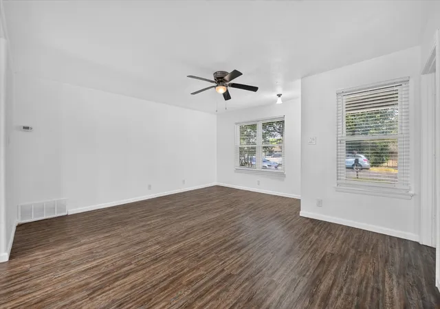 Photo 4 of Single family home for sale at 906 Euclid St, Cleburne, TX 76033 | MLS# 21359070 | Listing updated on 2026-09-24
