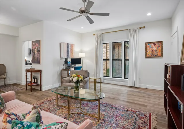 Listing Photo 4 - Condo for sale in building located at 10744 Park Vlg Pl, Dallas, TX 75230 - Unit #B