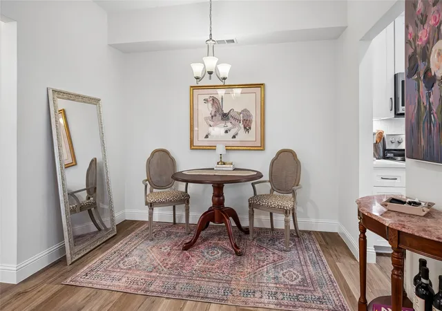 Listing Photo 5 - Condo for sale in building located at 10744 Park Vlg Pl, Dallas, TX 75230 - Unit #B
