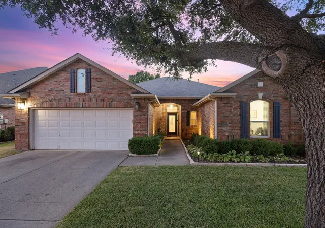 Photo 1 of Sale Pending at 5705 Wilmington Dr, Frisco, TX 75035 | MLS# 21356915 | Listing updated on 2026-09-14