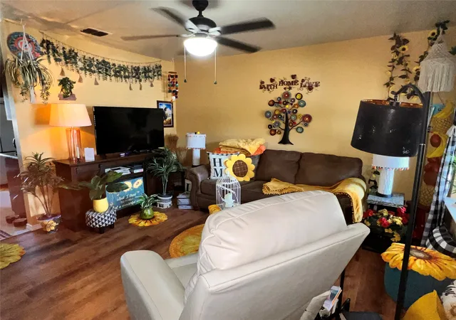 Photo 4 of Sale Pending at 3308 Tumbleweed Ln, Granbury, TX 76049 | MLS# 21365324 | Listing updated on 2026-09-22
