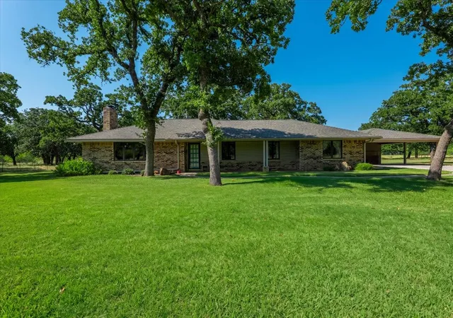 Photo 2 of Sale Pending at 2136 Hayes Rd, Mineral Wells, TX 76067 | MLS# 21364930 | Listing updated on 2026-09-09