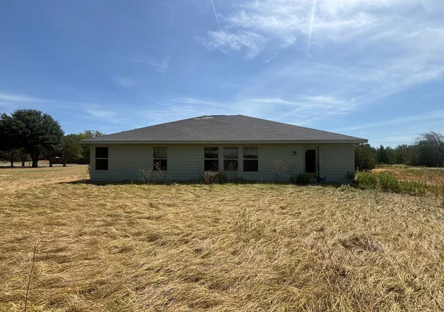 Photo 3 of Sale Pending at 317 Anchor Ln, Gun Barrel City, TX 75156 | MLS# 21365049 | Listing updated on 2026-09-08