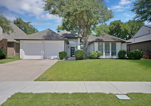 Photo 3 of Sale Pending at 10912 Promise Land Dr, Frisco, TX 75035 | MLS# 21362739 | Listing updated on 2026-09-13