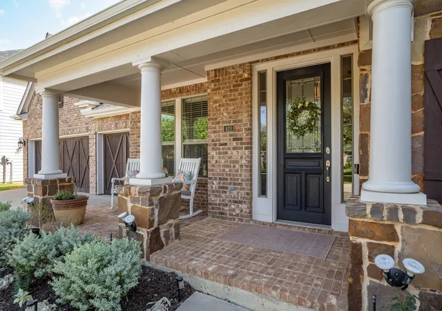 Photo 3 of Sale Pending at 420 Copper Cir, Lantana, TX 76226 | MLS# 21358228 | Listing updated on 2026-09-09