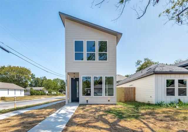 Photo 1 of Single family home for sale at 4000 Coolidge St, Dallas, TX 75215 | MLS# 21365401 | Listing updated on 2026-09-13
