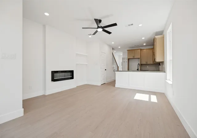 Photo 3 of Single family home for sale at 4000 Coolidge St, Dallas, TX 75215 | MLS# 21365401 | Listing updated on 2026-09-13
