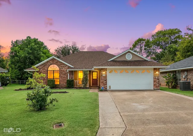 Photo 1 of Single family home for sale at 310 Brownlee Cir, Bossier City, LA 71111 | MLS# 21365385 | Listing updated on 2026-09-12