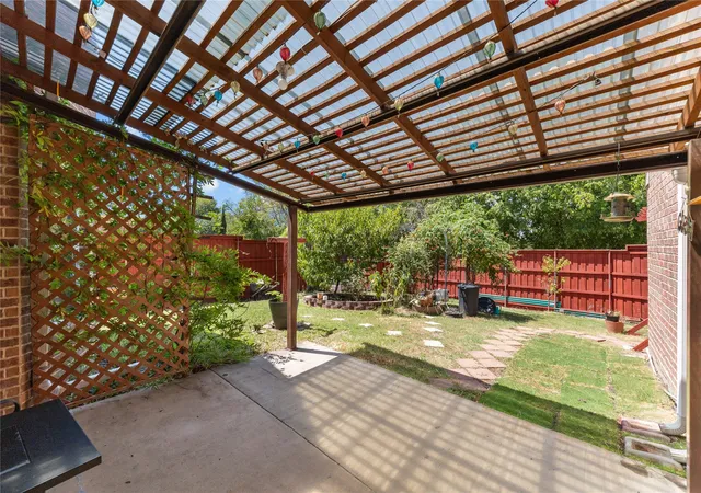 Photo 2 of Sale Pending at 1615 Thornberry Dr, Wylie, TX 75098 | MLS# 21364803 | Listing updated on 2026-09-17