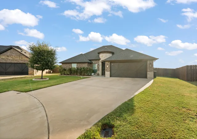 Photo 4 of Single family home for sale at 103 Nolan River Run, Godley, TX 76044 | MLS# 21364224 | Listing updated on 2026-09-24