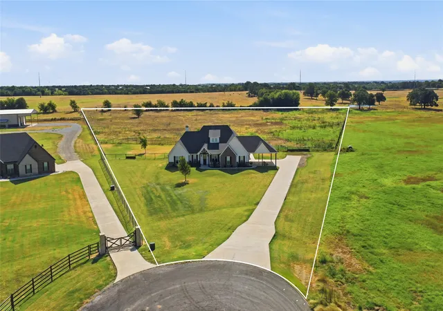 Photo 3 of Single family home for sale at 1044 Monarch Ct, Poolville, TX 76487 | MLS# 21364668 | Listing updated on 2026-10-06