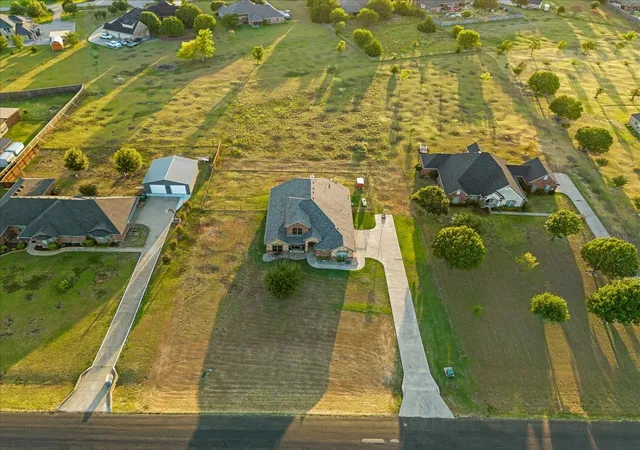 Photo 3 of Single family home for sale at 825 Broadhead Rd, Waxahachie, TX 75165 | MLS# 21365527 | Listing updated on 2026-09-08