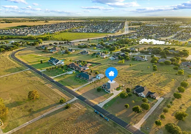 Photo 3 of Single family home for sale at 825 Broadhead Rd, Waxahachie, TX 75165 | MLS# 21365527 | Listing updated on 2026-09-08