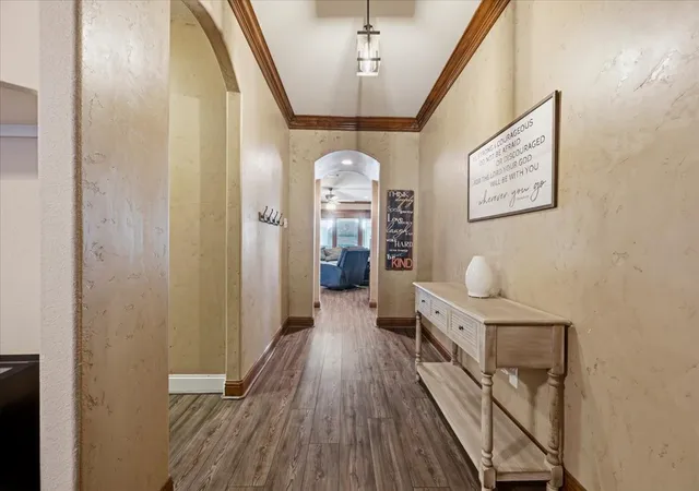 Photo 4 of Single family home for sale at 825 Broadhead Rd, Waxahachie, TX 75165 | MLS# 21365527 | Listing updated on 2026-09-08