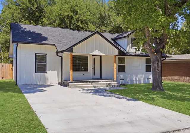 Photo 1 of Single family home for sale at 10637 Dunaway Dr, Dallas, TX 75228 | MLS# 21365546 | Listing updated on 2026-09-12